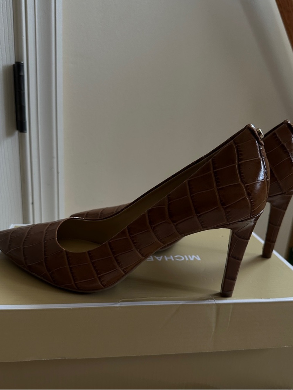 Michael Kors Dorothy Flex Pump - Luggage Color - Size 8.5